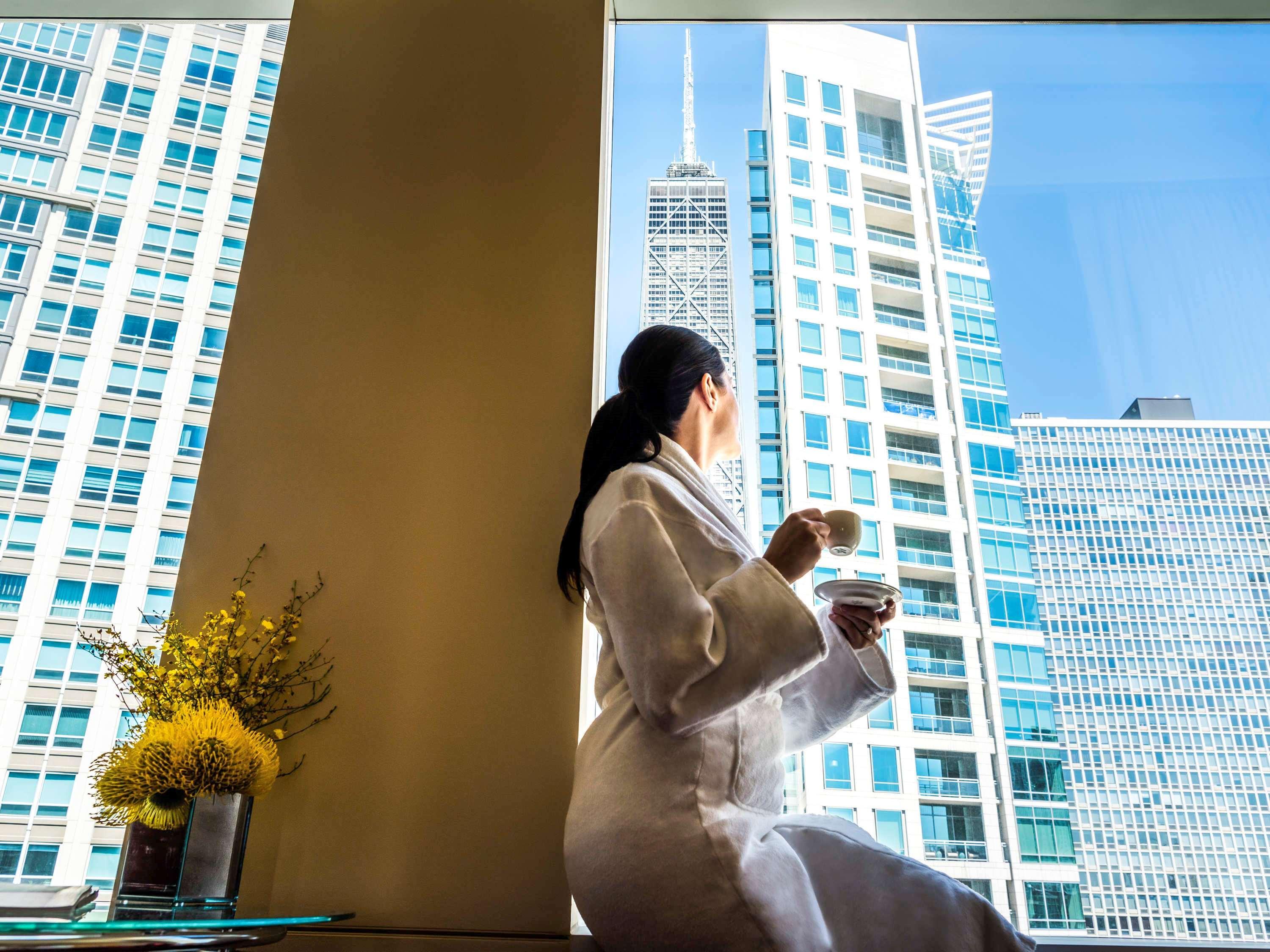 Hotel Sofitel Chicago Magnificent Mile Exteriér fotografie The view from the hotel