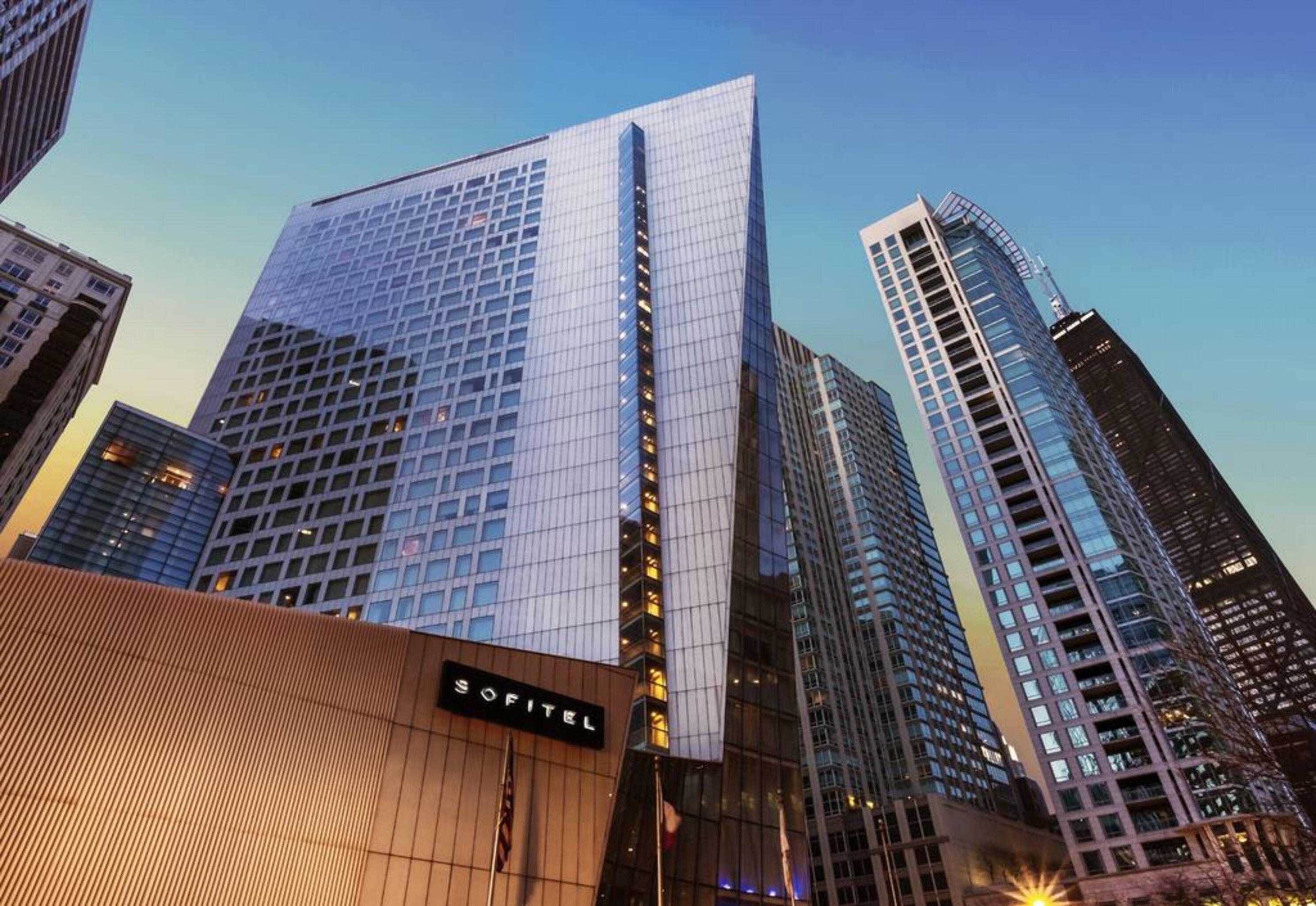 Hotel Sofitel Chicago Magnificent Mile Exteriér fotografie The hotel in 2014