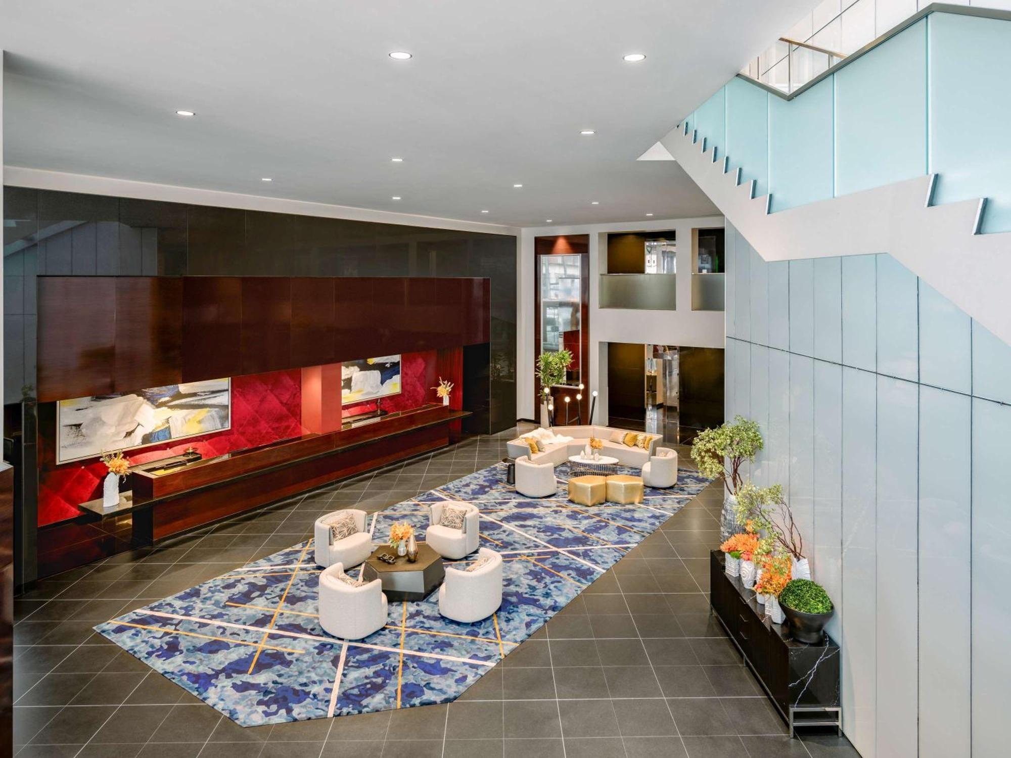 Hotel Sofitel Chicago Magnificent Mile Exteriér fotografie The lobby of the hotel