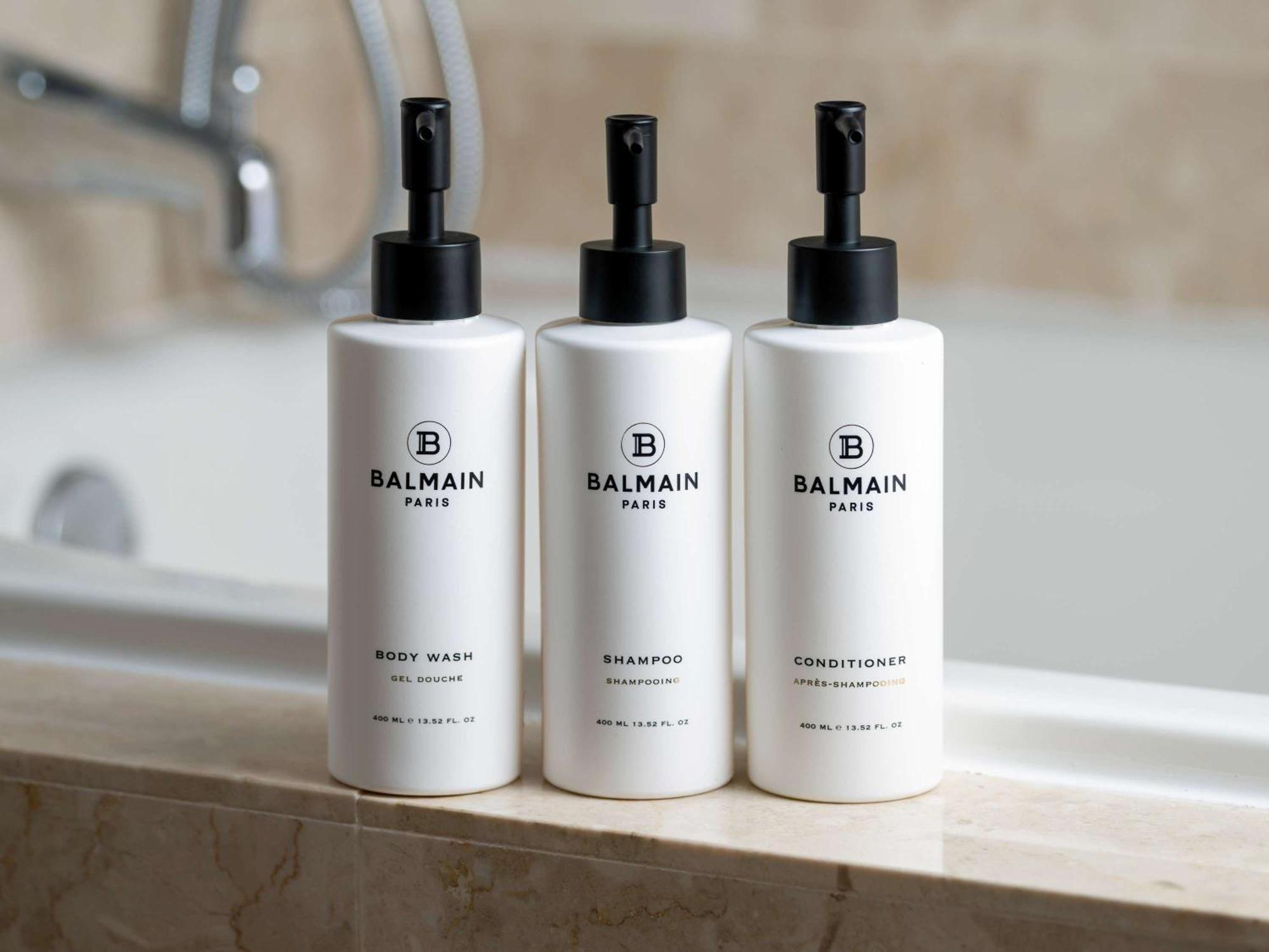 Hotel Sofitel Chicago Magnificent Mile Exteriér fotografie Balmain Paris products